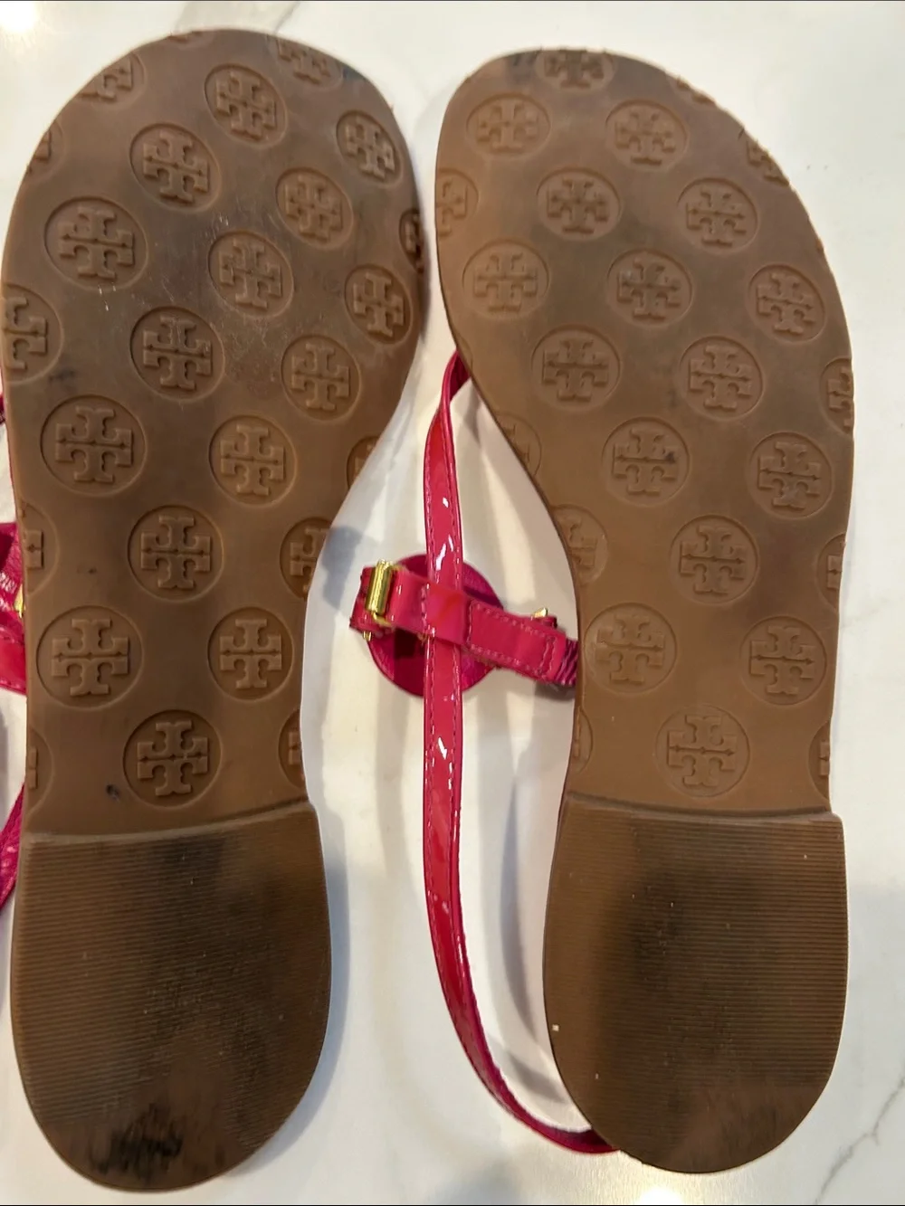 Tory Burch Hot Pink Patent Leather Logo Thong Sandals - Picture 5 of 5